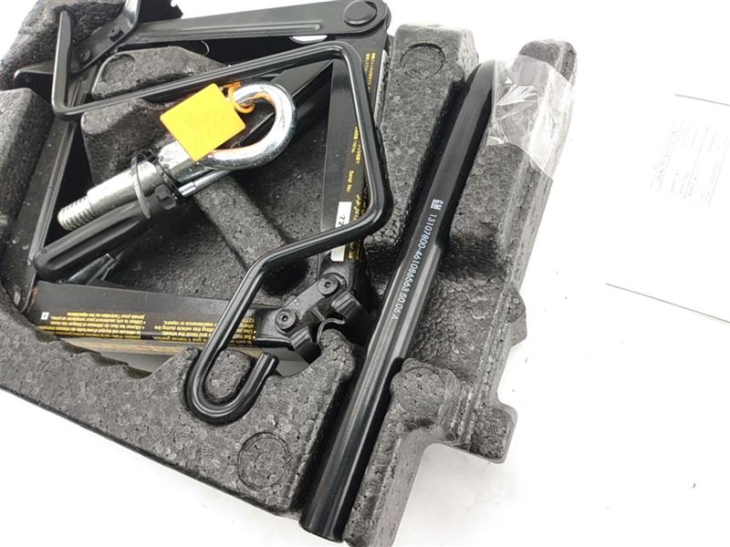 Saab 9-3 Jack With Tools | Playground PAR