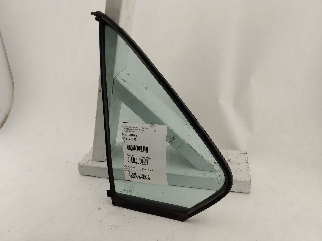 BMW 533I Rear Left Quarter Glass