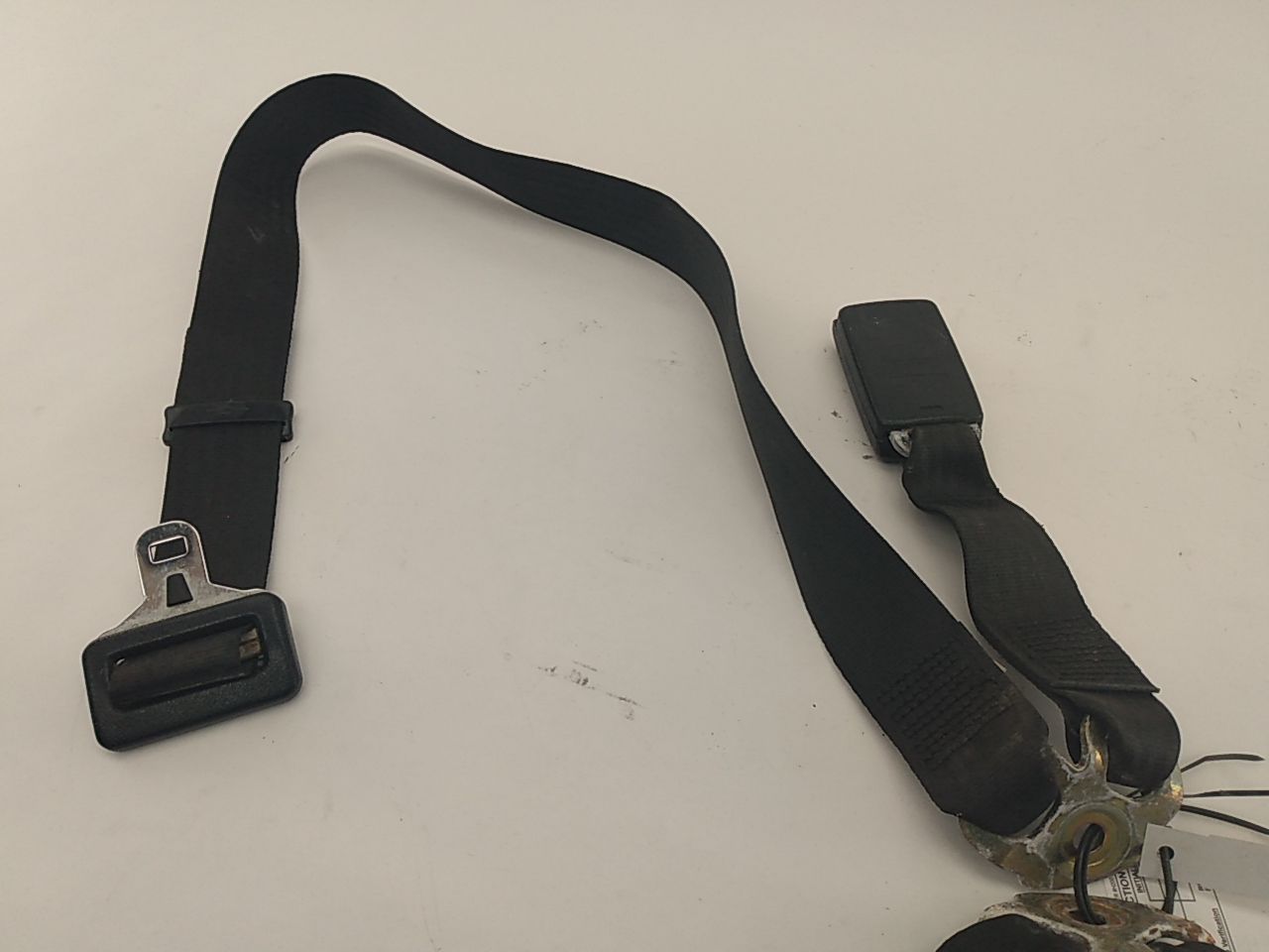 BMW 533I Rear Center Seat Belt And Buckle Set