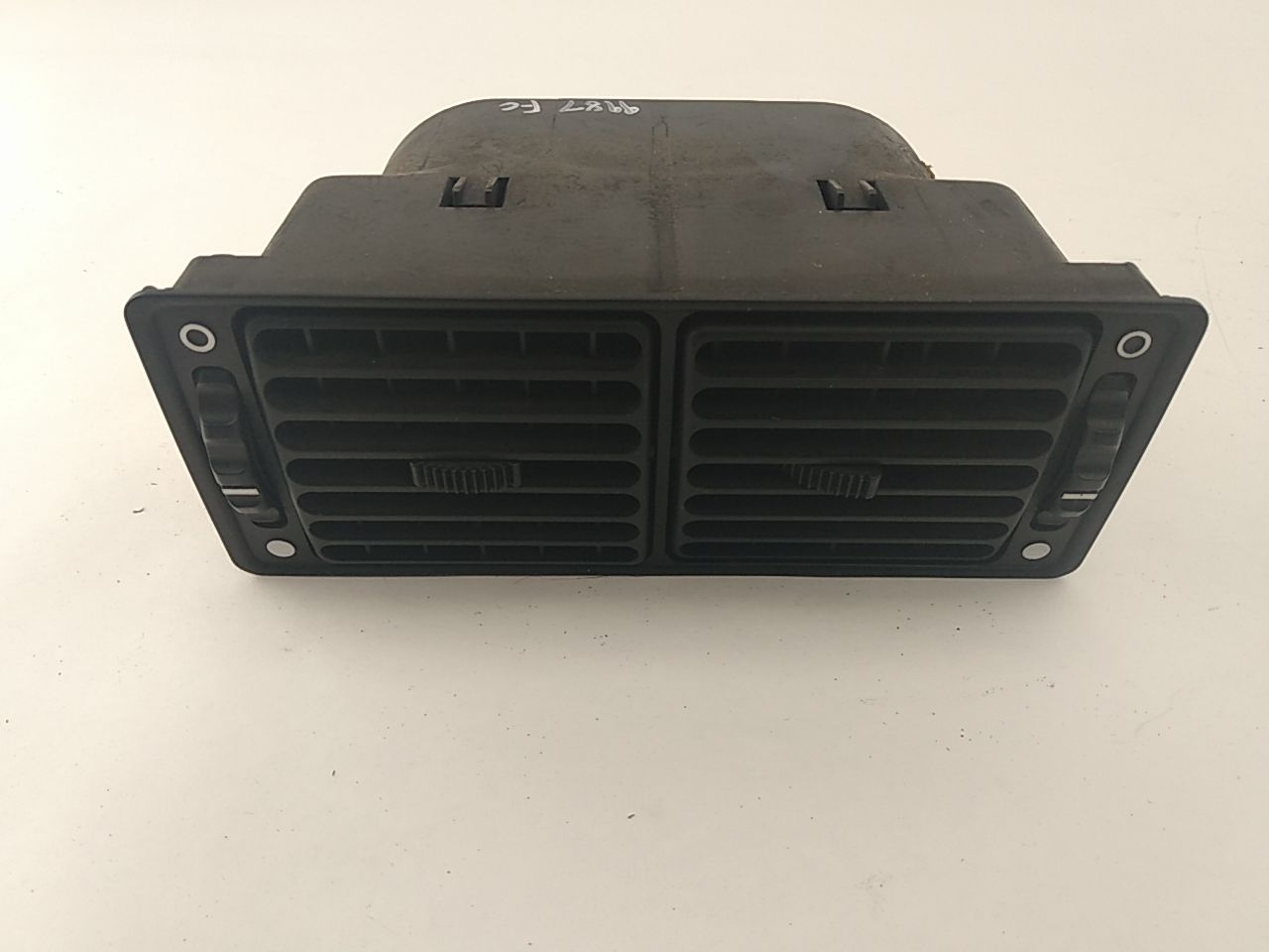 BMW 533I Dash Air Vent Set