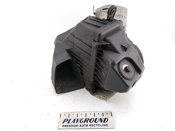 Volkswagen Phaeton Front Right Air Cleaner Assembly