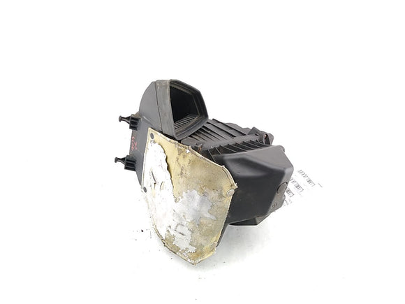 Volkswagen Phaeton Front Right Air Cleaner Assembly