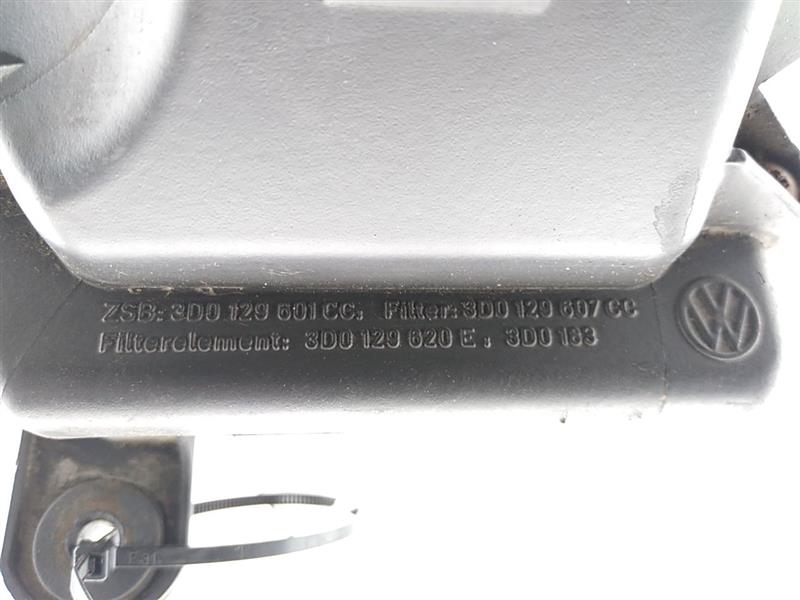 Volkswagen Phaeton Front Right Air Cleaner Assembly