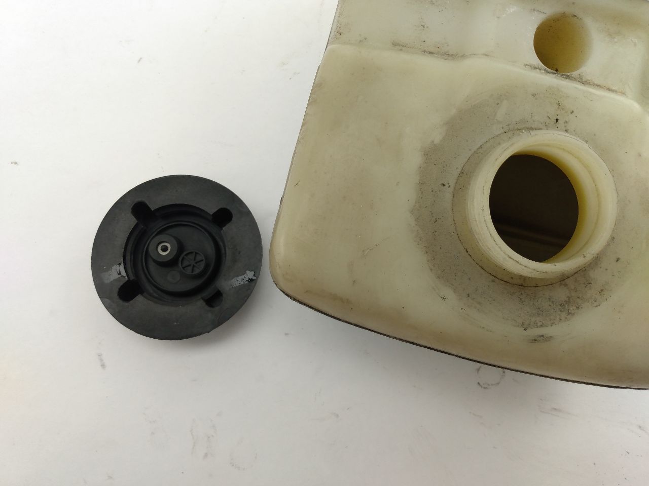 Volvo 240 Coolant Reservoir