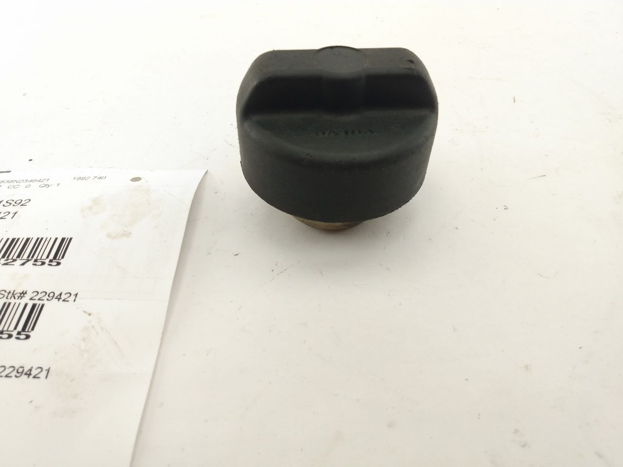 Volvo 740 Fuel Cap - 0