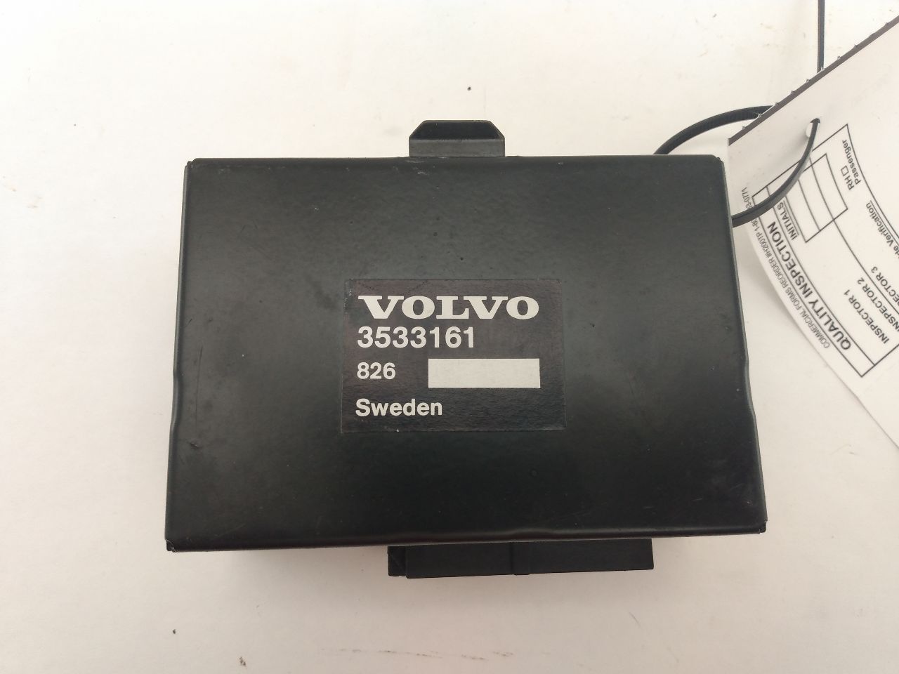 Volvo 740 Amplifier - 0