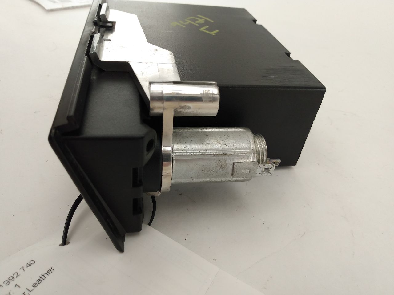 volvo cigarette lighter Volvo 740 Front Center Storage Bin With Cigarette Lighter volvo cigarette lighter Volvo 740 Front Center Storage Bin With Cigarette Lighter