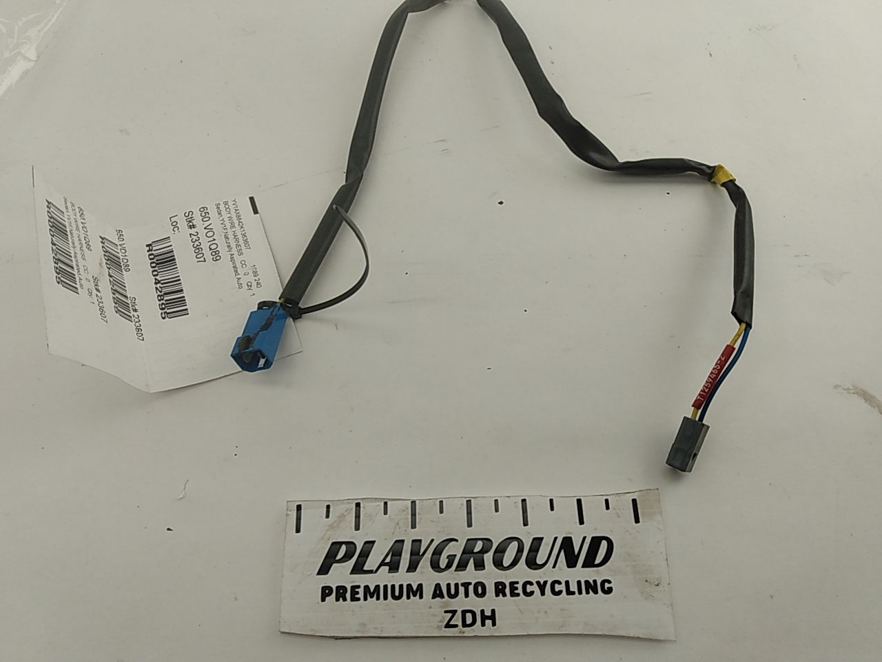 Volvo 240 Front Right Door Wiring Harness