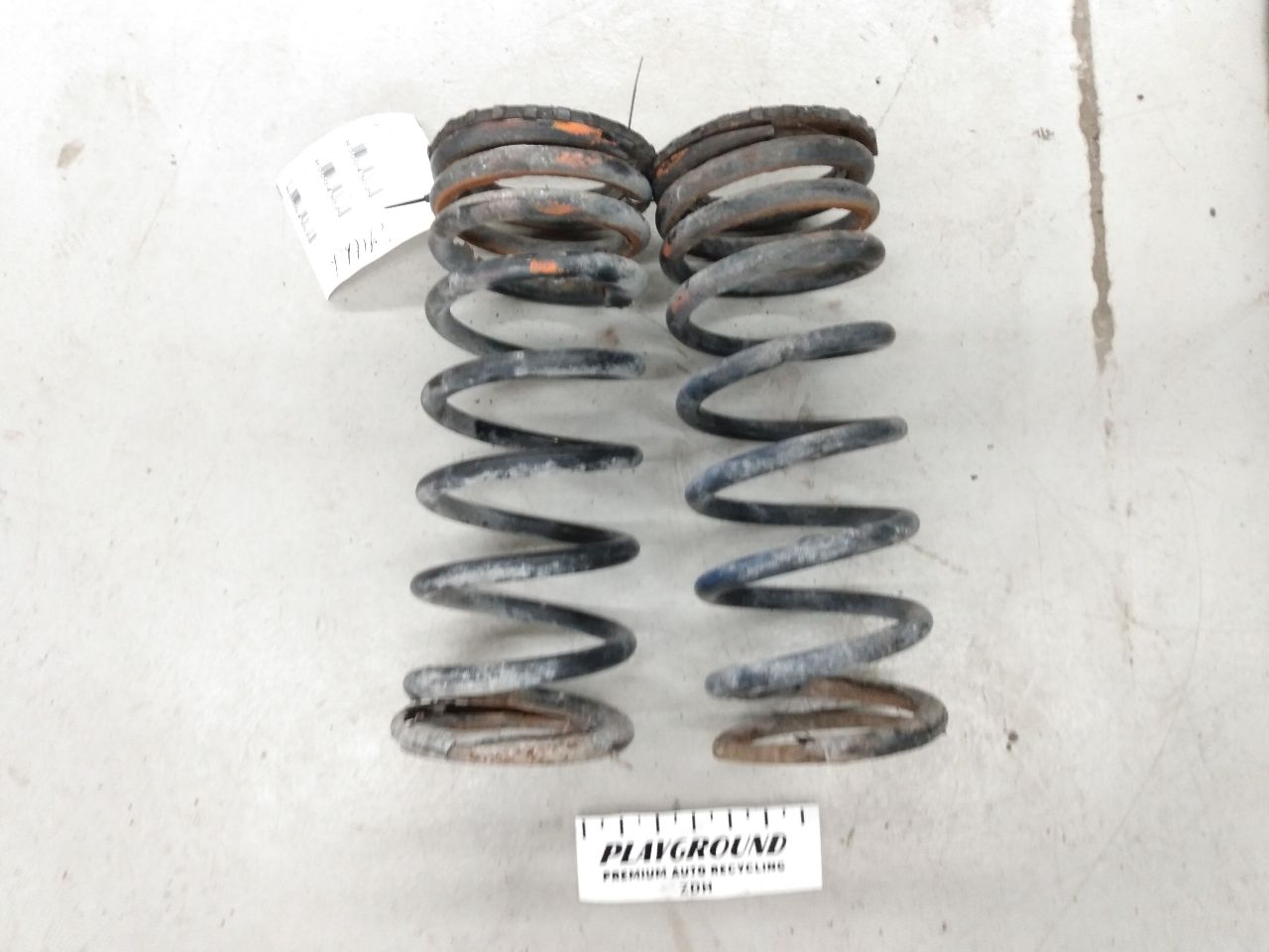 Land Rover Discovery Pair Of Rear Springs