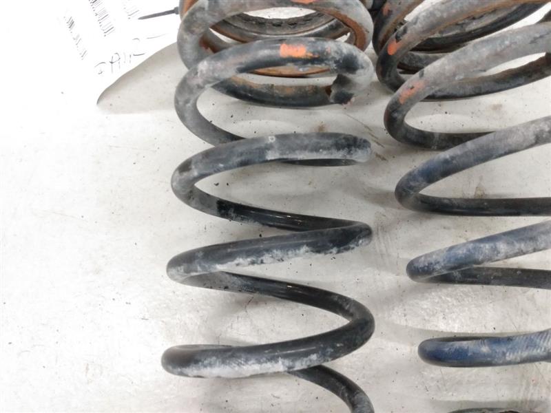 Land Rover Discovery Pair Of Rear Springs