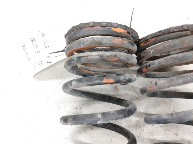 Land Rover Discovery Pair Of Rear Springs