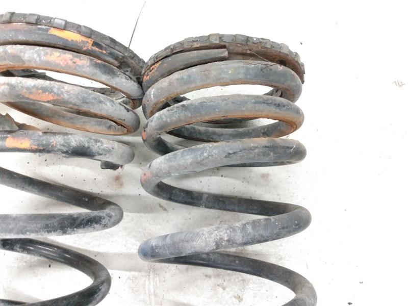 Land Rover Discovery Pair Of Rear Springs