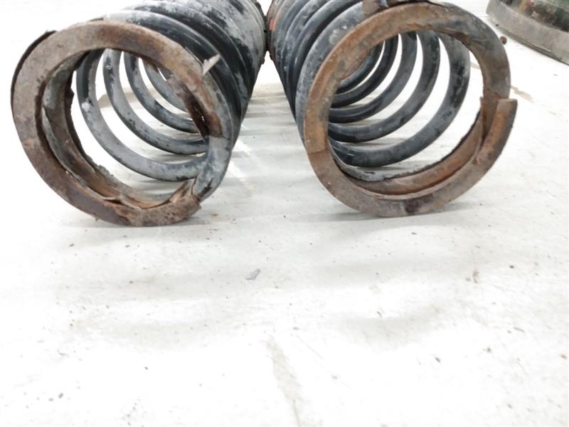 Land Rover Discovery Pair Of Rear Springs