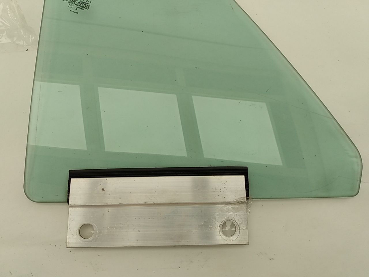 Audi TT Left Vent Glass