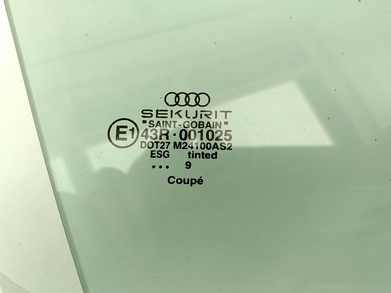 Audi TT Left Vent Glass