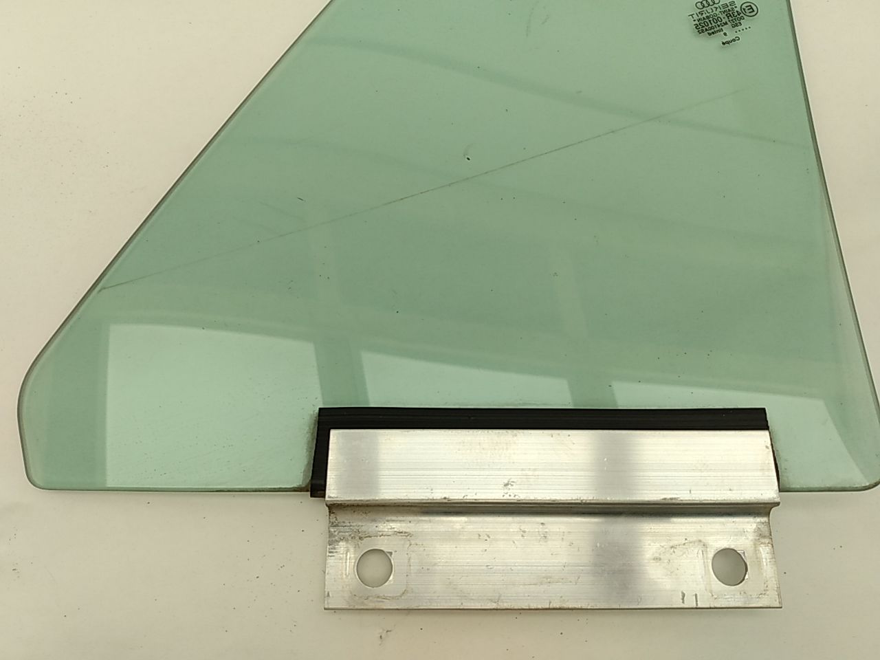 Audi TT Right Vent Glass