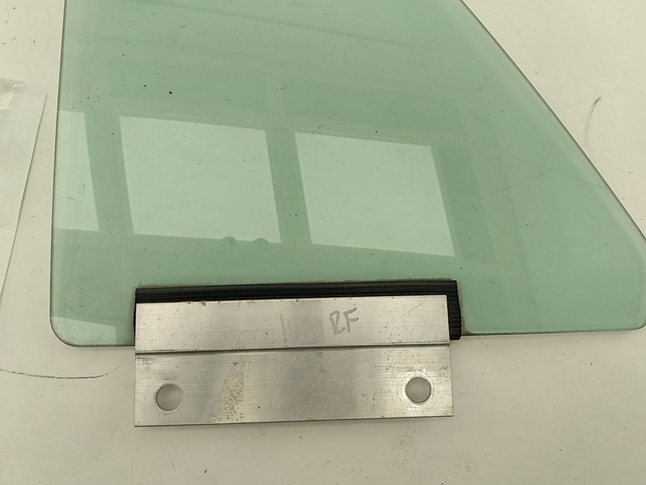 Audi TT Right Vent Glass