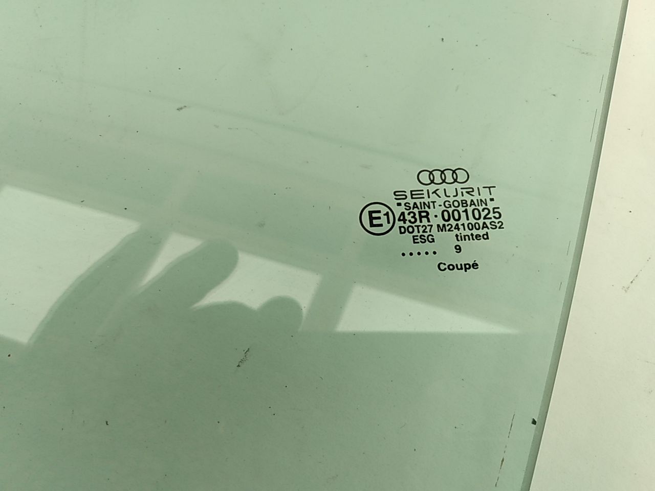 Audi TT Left Vent Glass