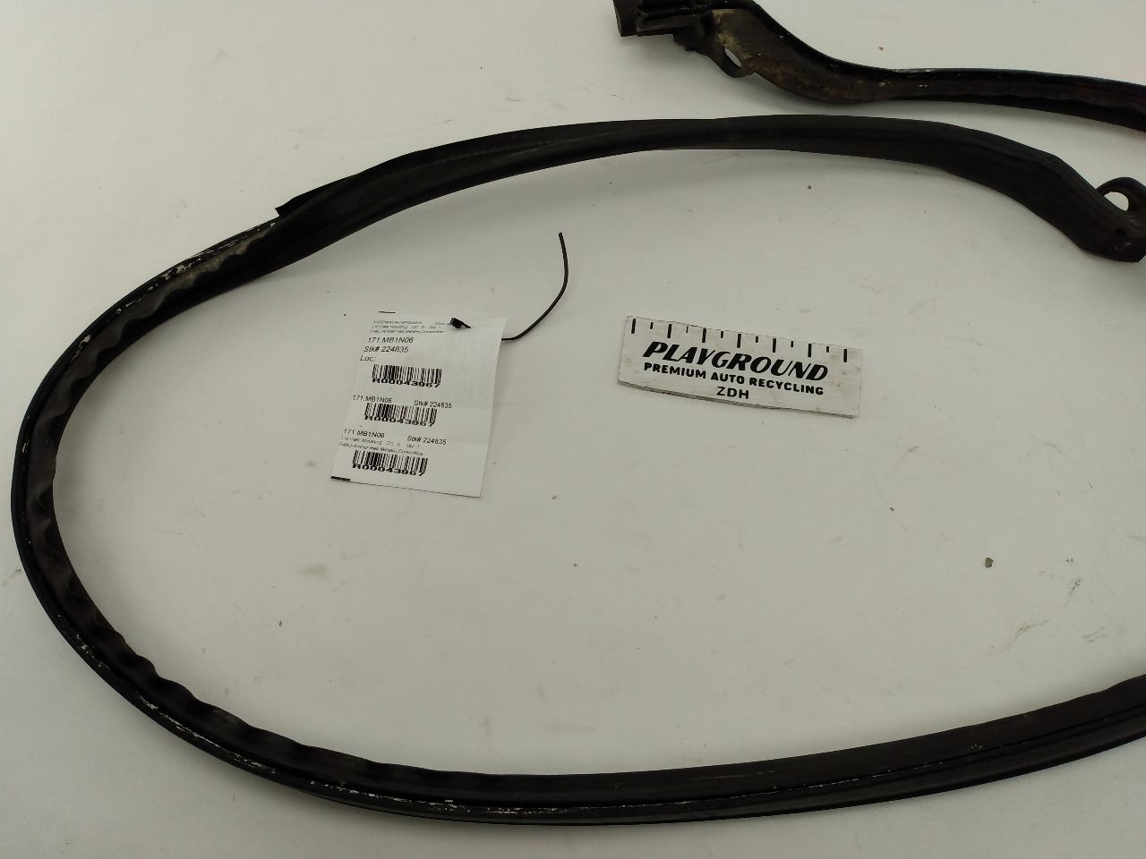 Mercedes SLK280 Rear Trunk Rubber Seal