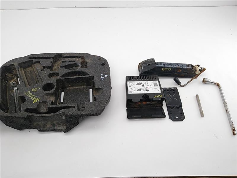 Mercedes SLK280 Spare Wheel Tool Kit