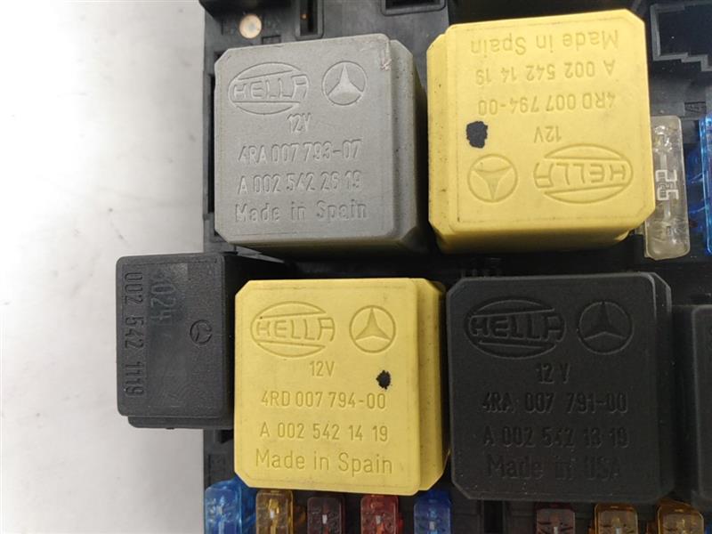 Mercedes SLK280 Fuse Block And SAM Control Module