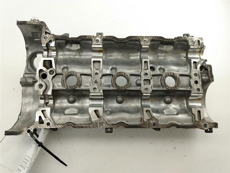 Mercedes SLK350 Right Valve Cover