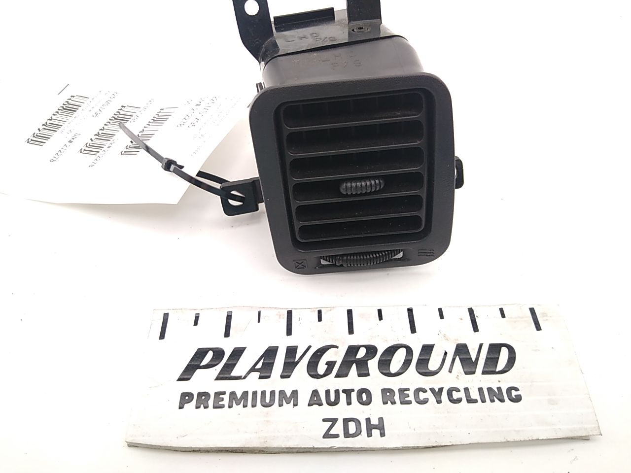 Mitsubishi 3000GT Front Right Dash Vent