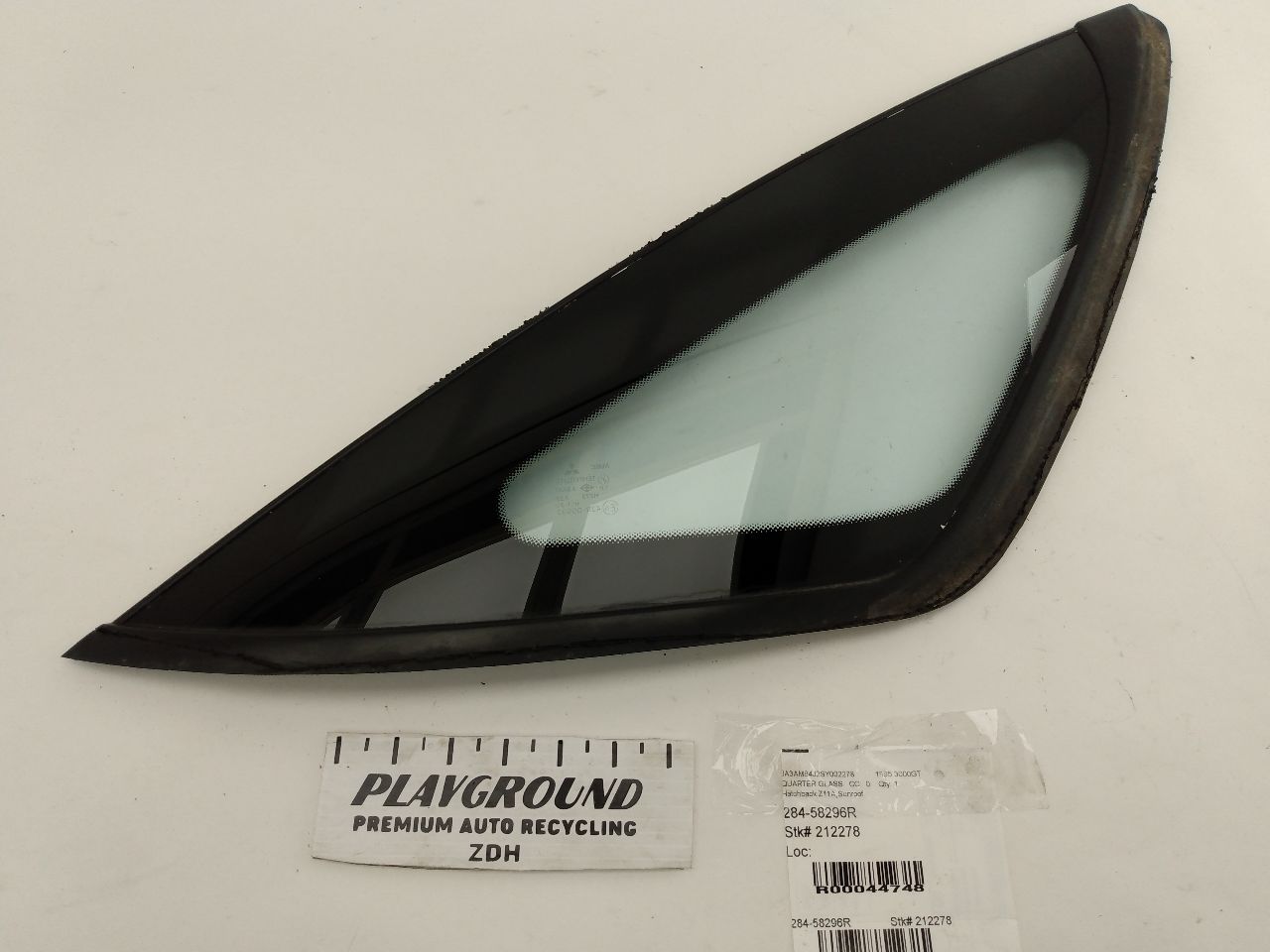 Mitsubishi 3000GT Rear Right Quarter Glass