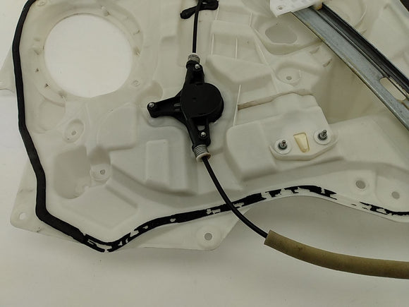Mazda Mazda 3 Front Right Door Carrier With Window Regulator