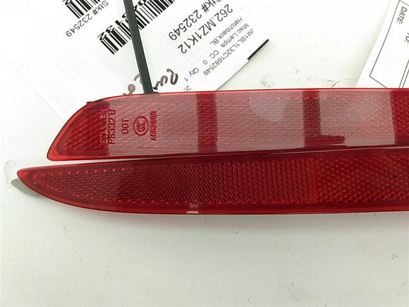 Mazda Mazda 3 Pair Of Rear Bumper Mounted Reflectors