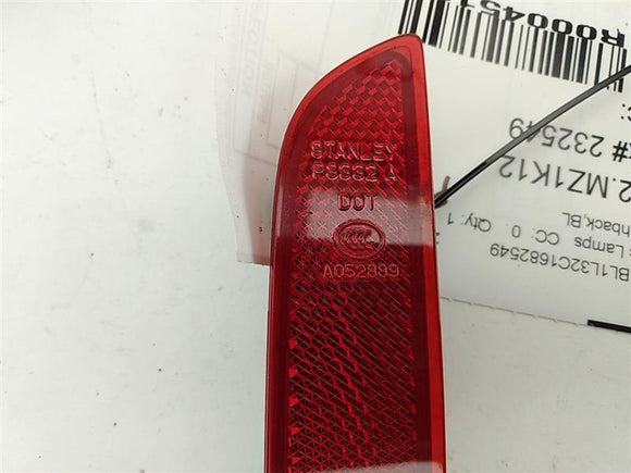 Mazda Mazda 3 Pair Of Rear Bumper Mounted Reflectors