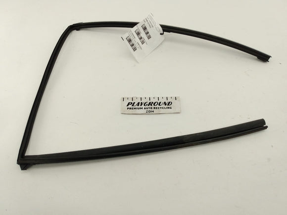 Pontiac Solstice Rear Left Window Moulding