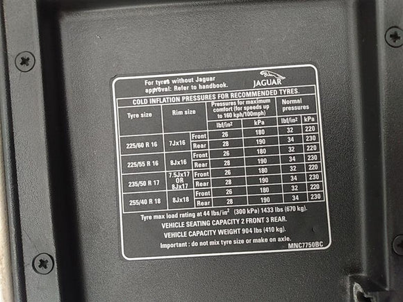 Jaguar XJ8L Front Center Arm Rest With Cup Holders