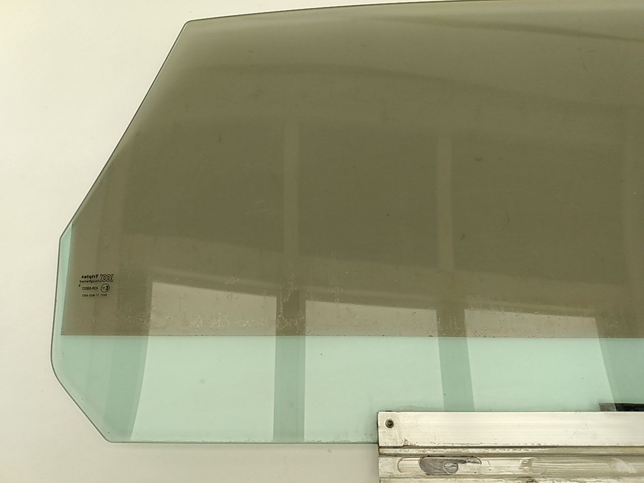 Jaguar XJ8L Rear Left Door Glass (XJ8L)