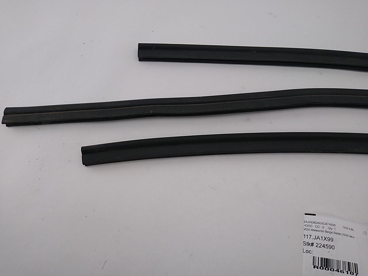 Jaguar XJ8L Hood Rubber Moulding Seals - 0