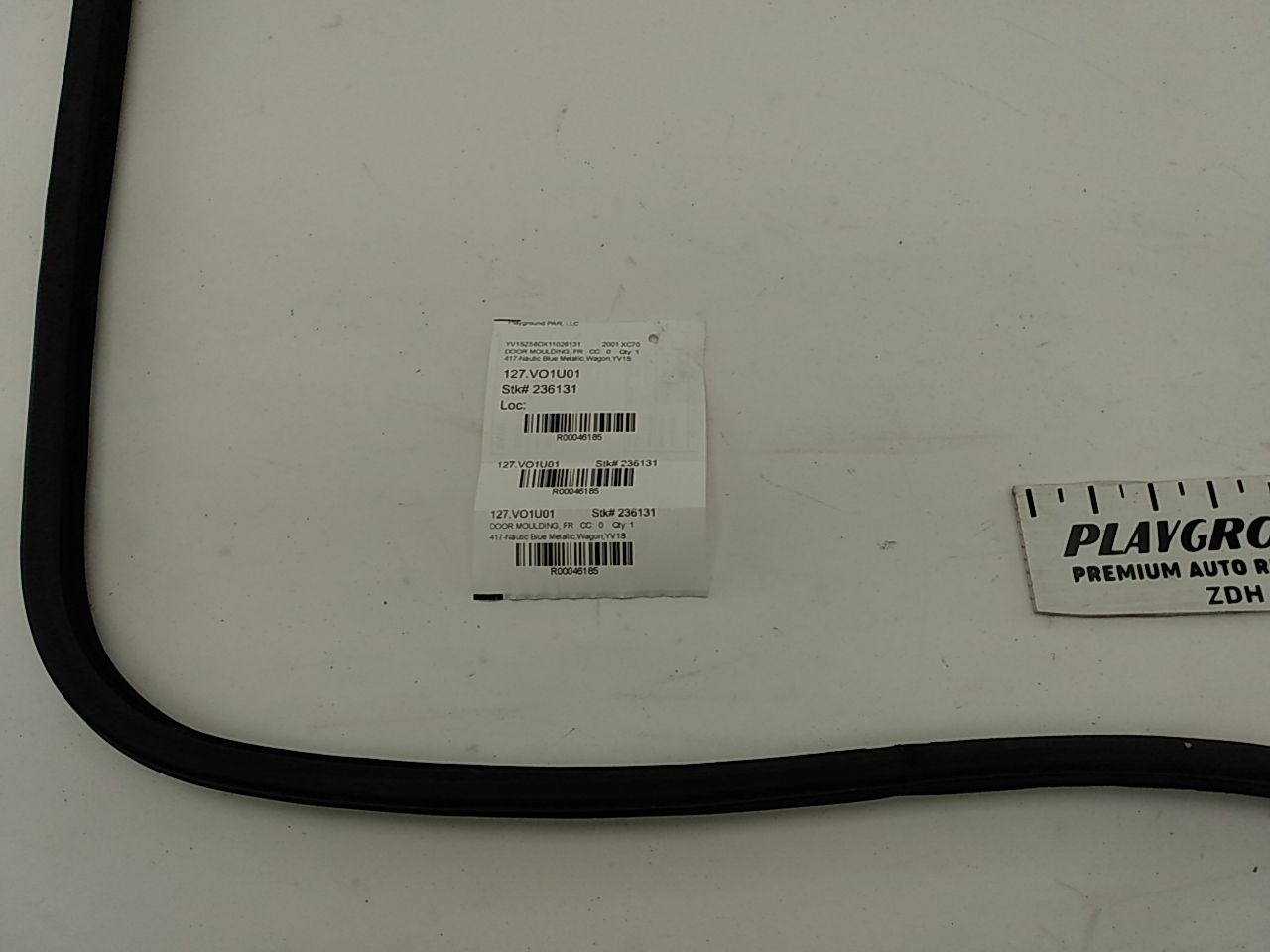 Volvo XC70 Front Left Door Moulding - 0