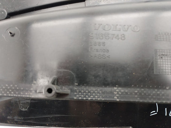 Volvo XC70 Dashboard Assembly