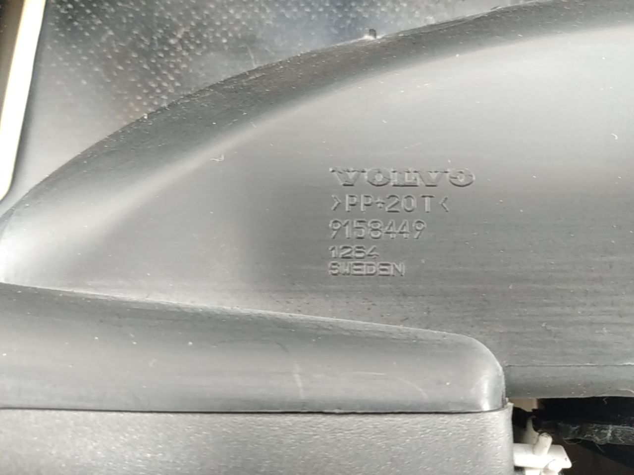 Volvo XC70 Right B-Pillar