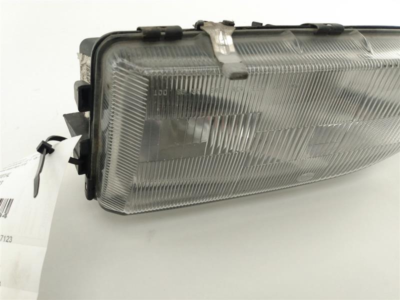 Volvo V70 Front Left Headlight Assembly - 0