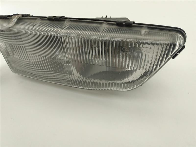 Volvo V70 Front Left Headlight Assembly