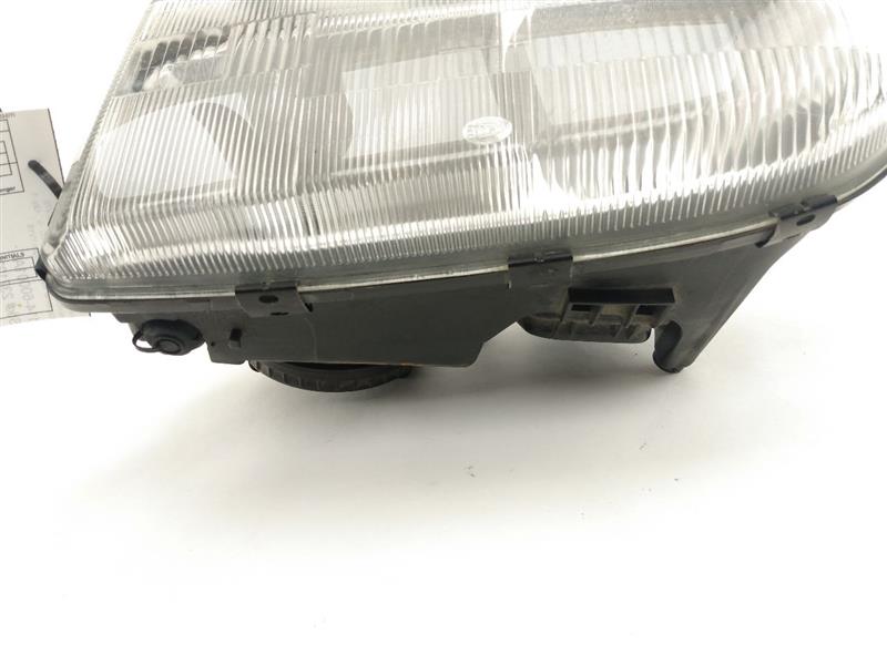 Volvo V70 Front Left Headlight Assembly