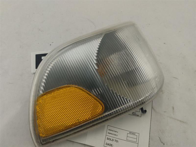 Volvo V70 Front Right Turn Signal Light Assembly