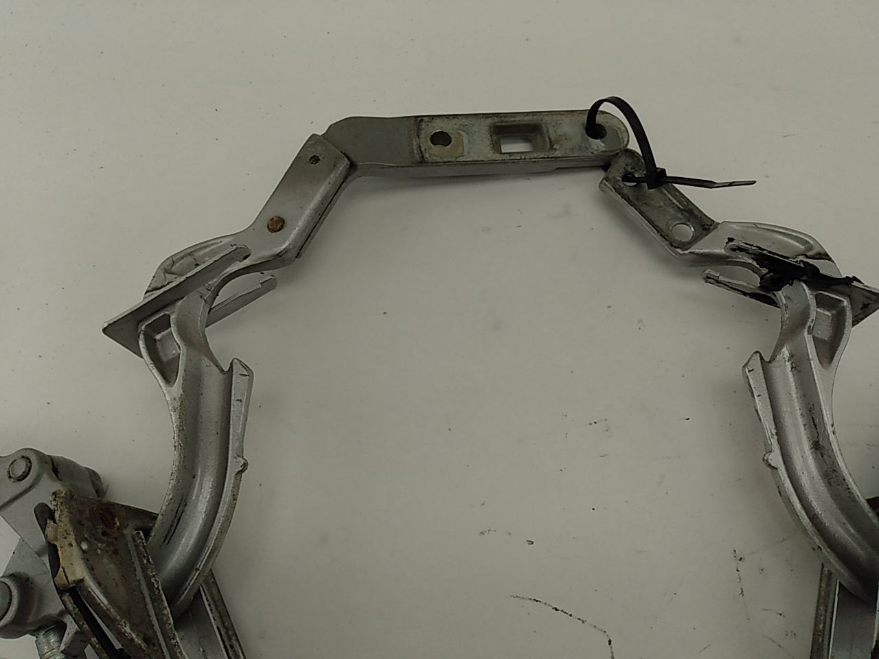 Volvo V70 Pair Of Rear Hatch Tailgate Hinges