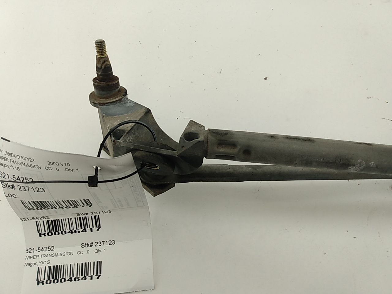 Volvo V70 Front Wiper Transmission And Motor - 0