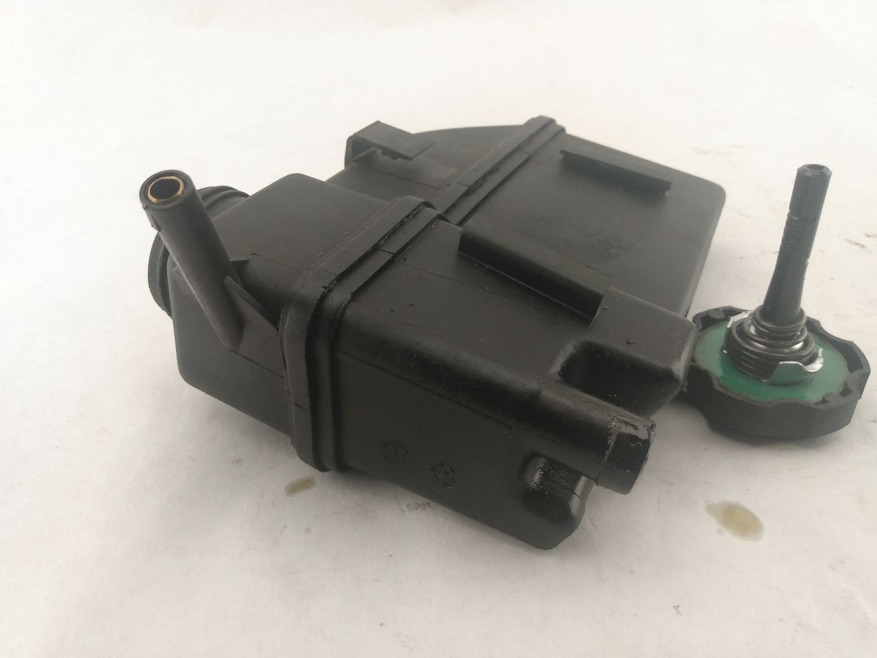 Volvo XC70 Power Steering Reservoir