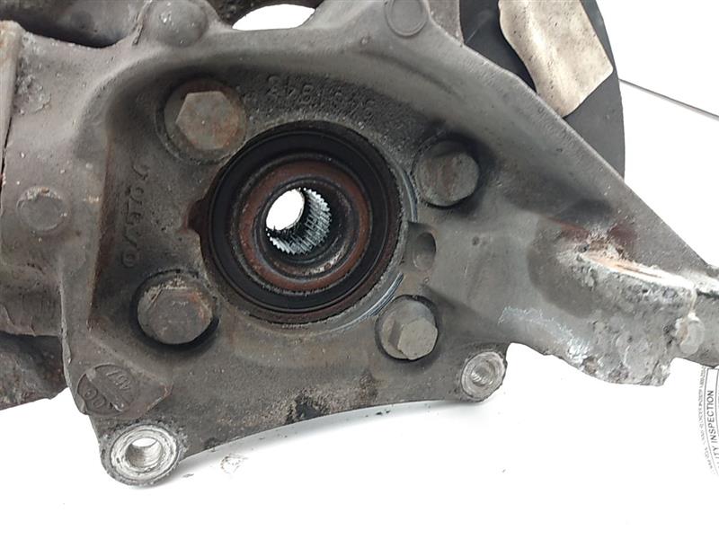 Volvo XC70 Front Left Knuckle With Hub