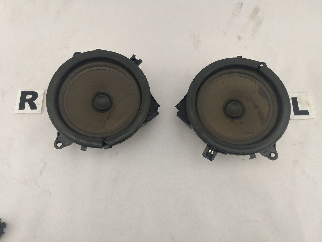 Volvo XC70 Set Of Speakers