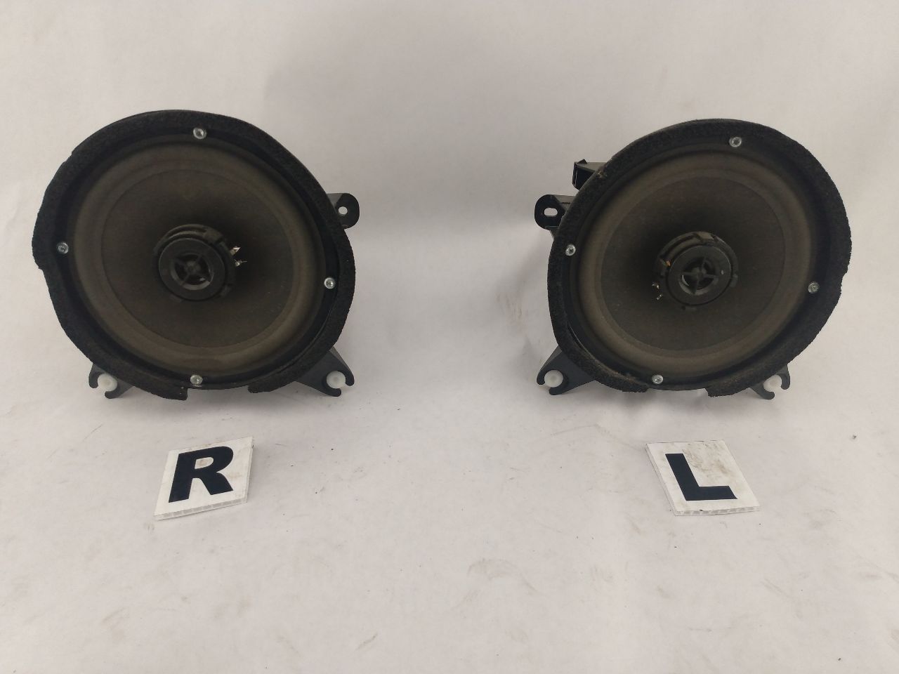 Volvo V70 Set Of Speakers