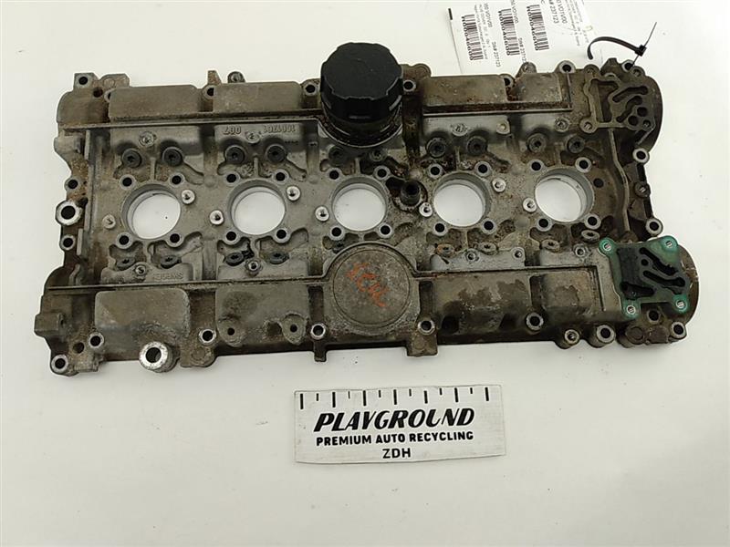 Volvo V70 Engine Valve Cover