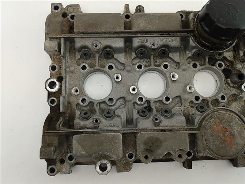 Volvo V70 Engine Valve Cover - 0